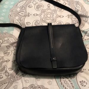 Gap crossbody